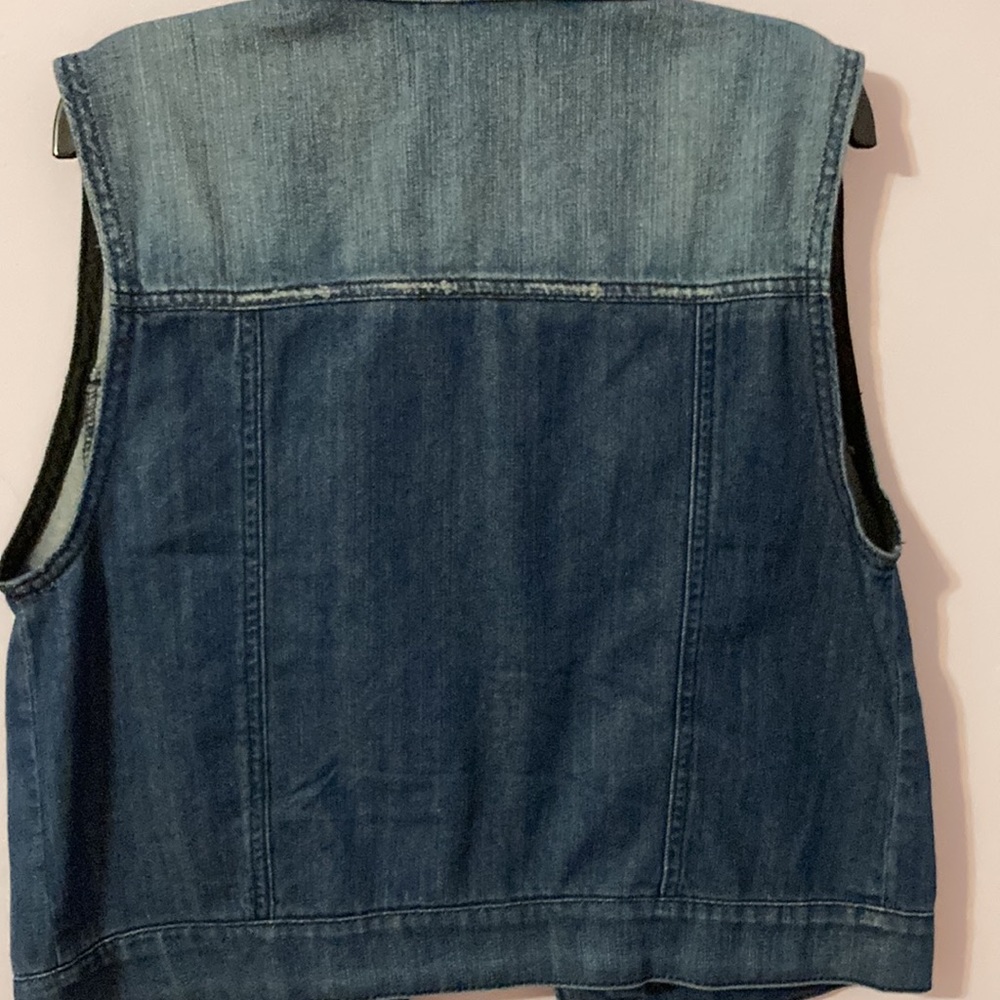 Forever 21 Jean Jacket- Like New - Picture 8 of 8